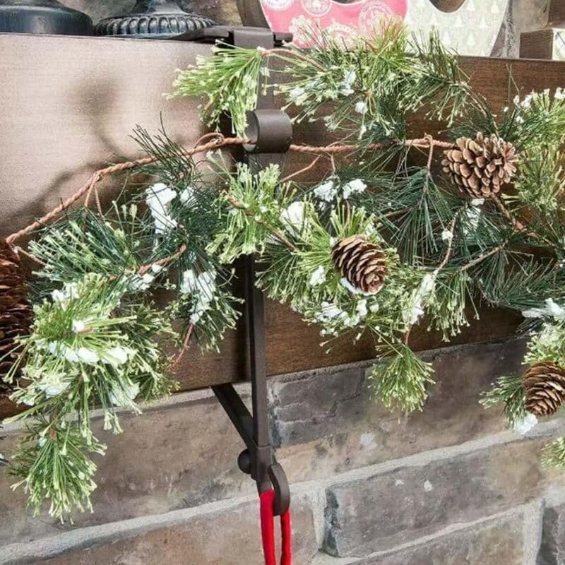 2 In 1 Adjustable Christmas Garland and Stocking Hanger hanging_itoolmax